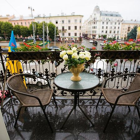 Allureinn Hotel And Spa Chernivtsi Bagian luar foto