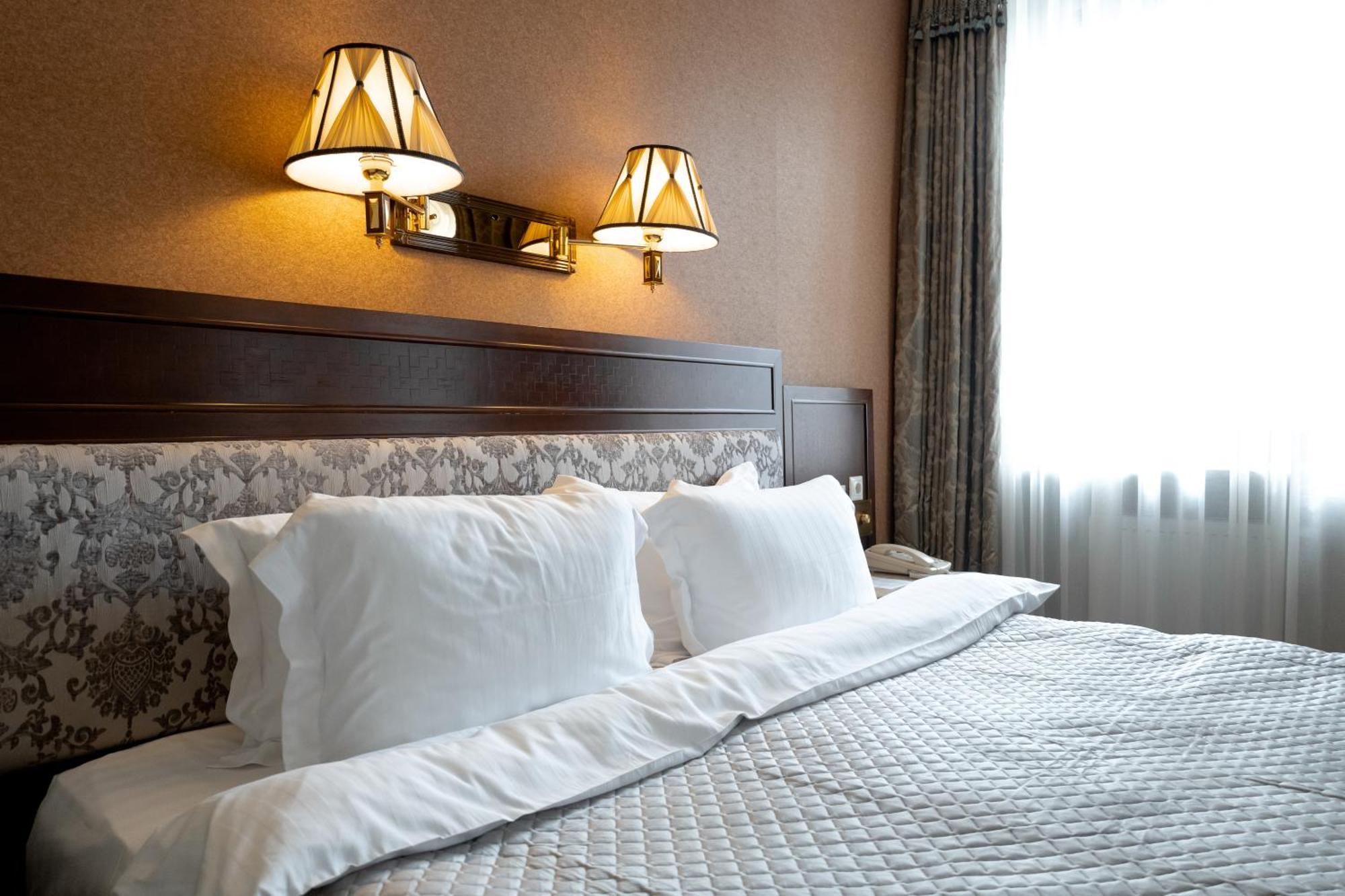 Allureinn Hotel And Spa Chernivtsi Bagian luar foto