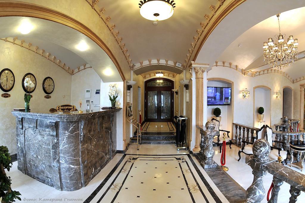 Allureinn Hotel And Spa Chernivtsi Bagian luar foto