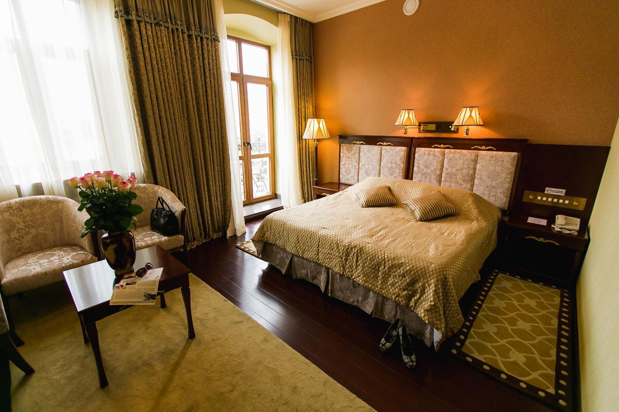 Allureinn Hotel And Spa Chernivtsi Bagian luar foto