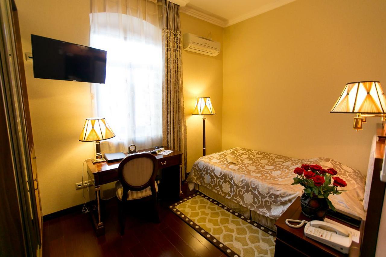 Allureinn Hotel And Spa Chernivtsi Bagian luar foto