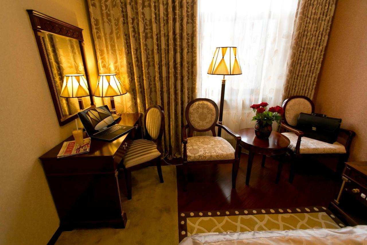 Allureinn Hotel And Spa Chernivtsi Bagian luar foto