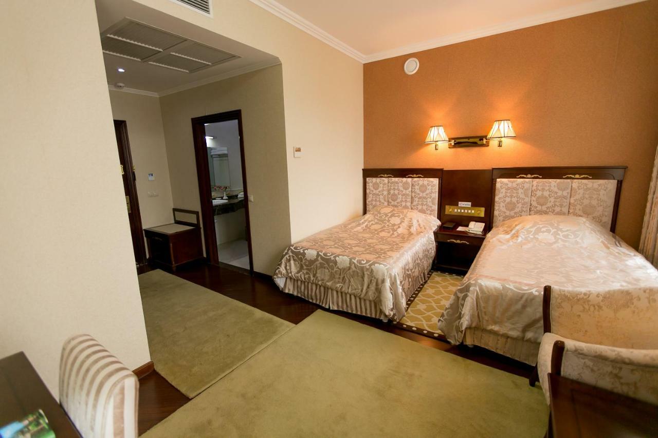 Allureinn Hotel And Spa Chernivtsi Bagian luar foto