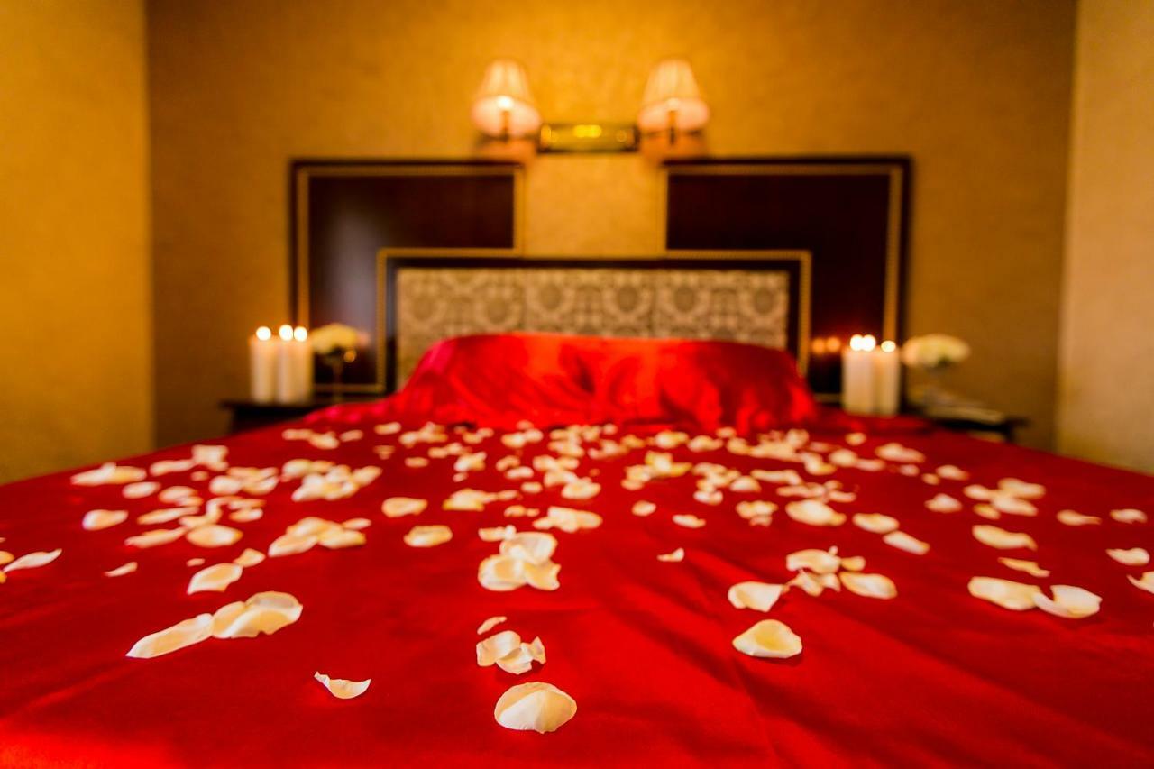 Allureinn Hotel And Spa Chernivtsi Bagian luar foto