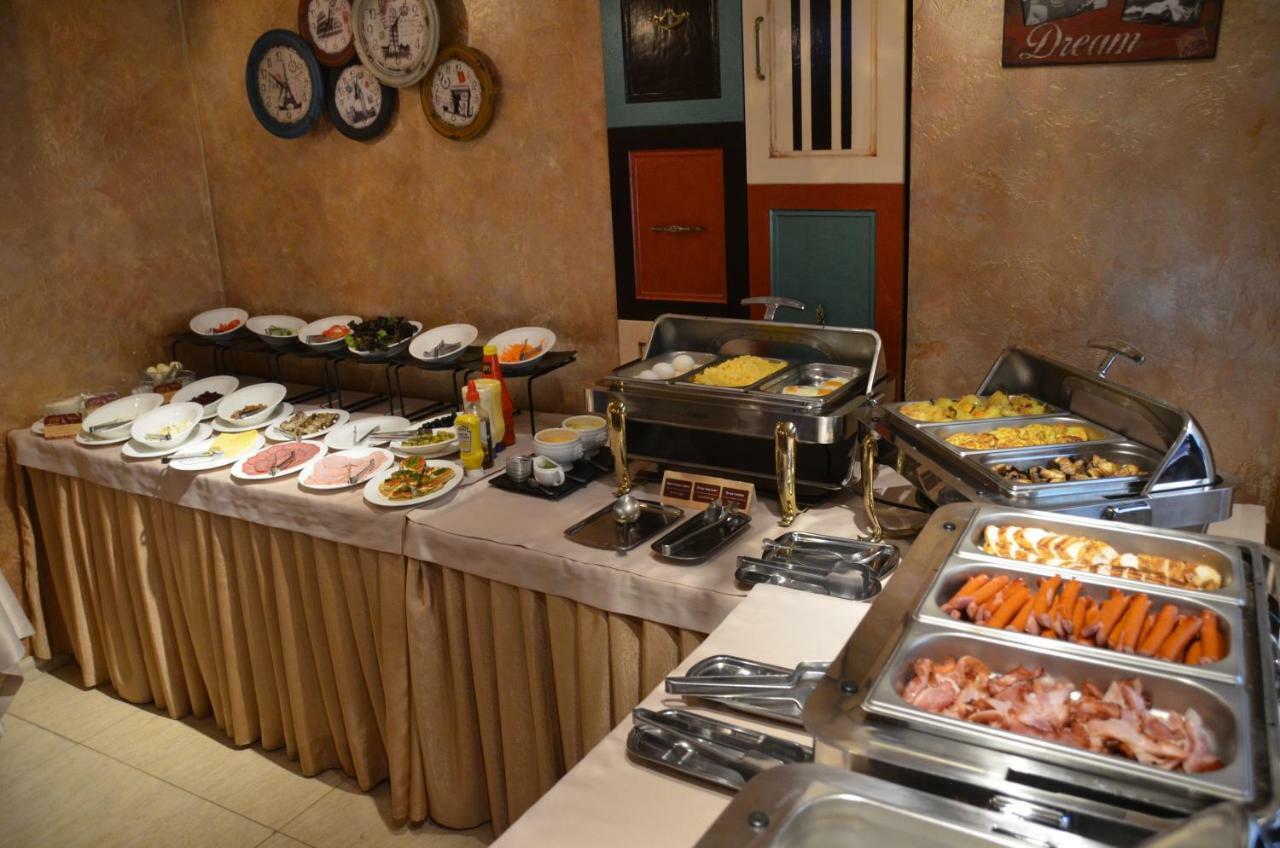 Allureinn Hotel And Spa Chernivtsi Bagian luar foto