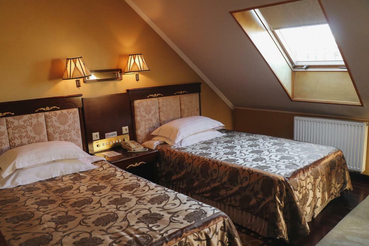 Allureinn Hotel And Spa Chernivtsi Bagian luar foto